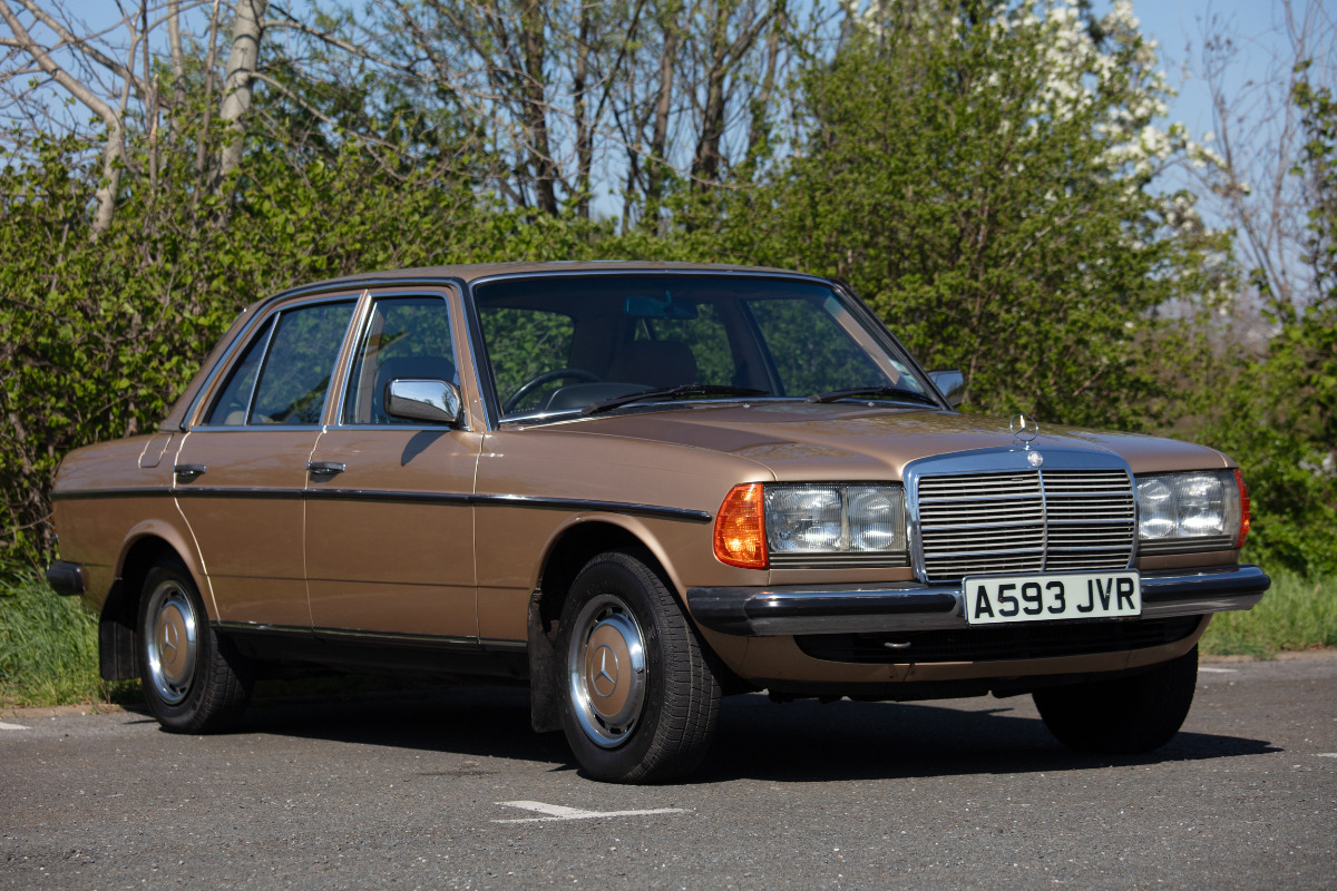 1983 Mercedes-Benz W123 Image 3